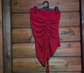 Haut rouge à lacets
